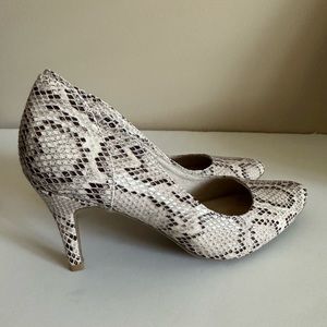 Gloria Vanderbilt Snakeskin High Heels Size 7.5